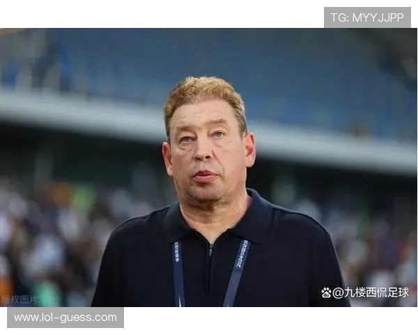 申花主帅斯卢茨基确认多名主力伤情球队赛季收官阶段面临用人危机