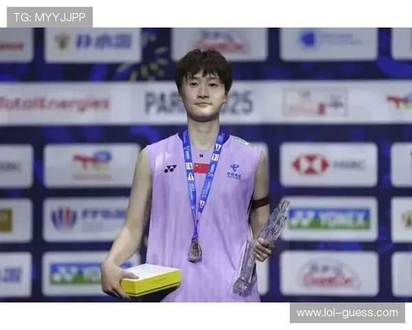 陈雨菲全运会前坐轮椅 坚持出战展现体育精神