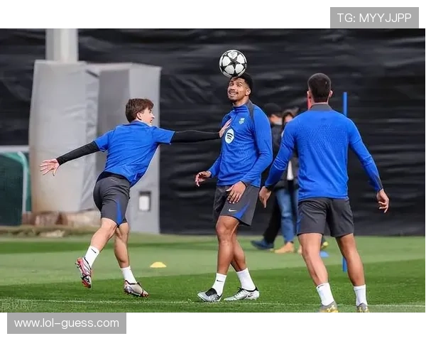 西甲俱乐部青训体系：拉玛西亚与皇马青训营的比较研究